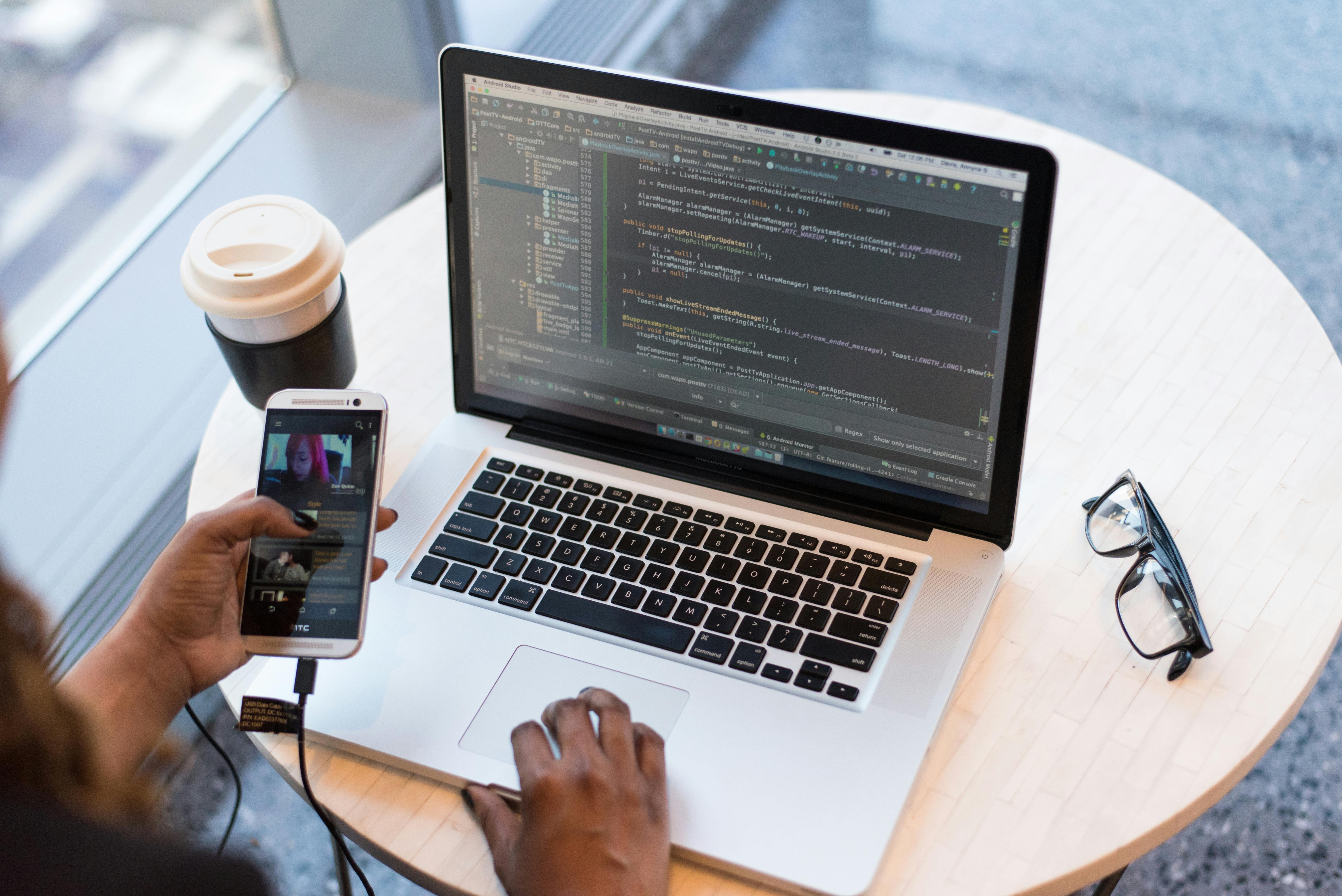 The Future of E-commerce Websites: Trends to Watch in 2025